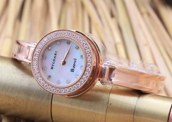 ブルガリ時計正面デザイン